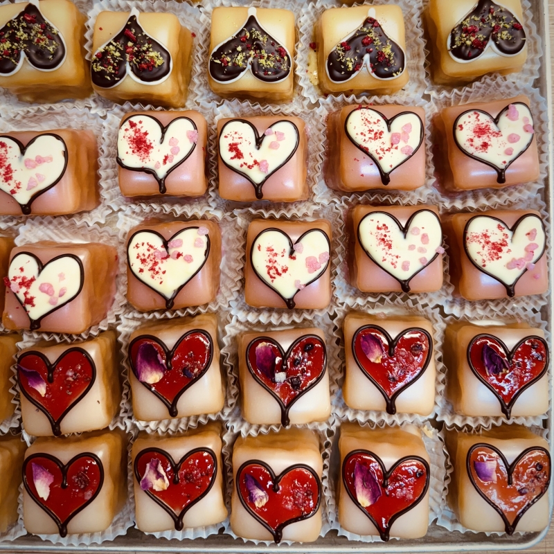 Petit Fours, kleine Köstlichkeiten & Pralinen