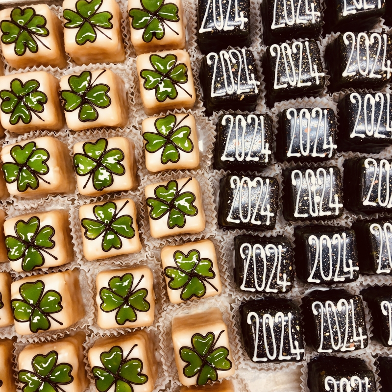 Petit Fours, kleine Köstlichkeiten & Pralinen