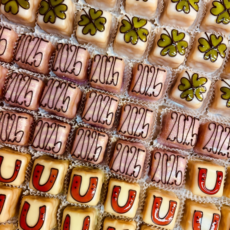Petit Fours, kleine Köstlichkeiten & Pralinen